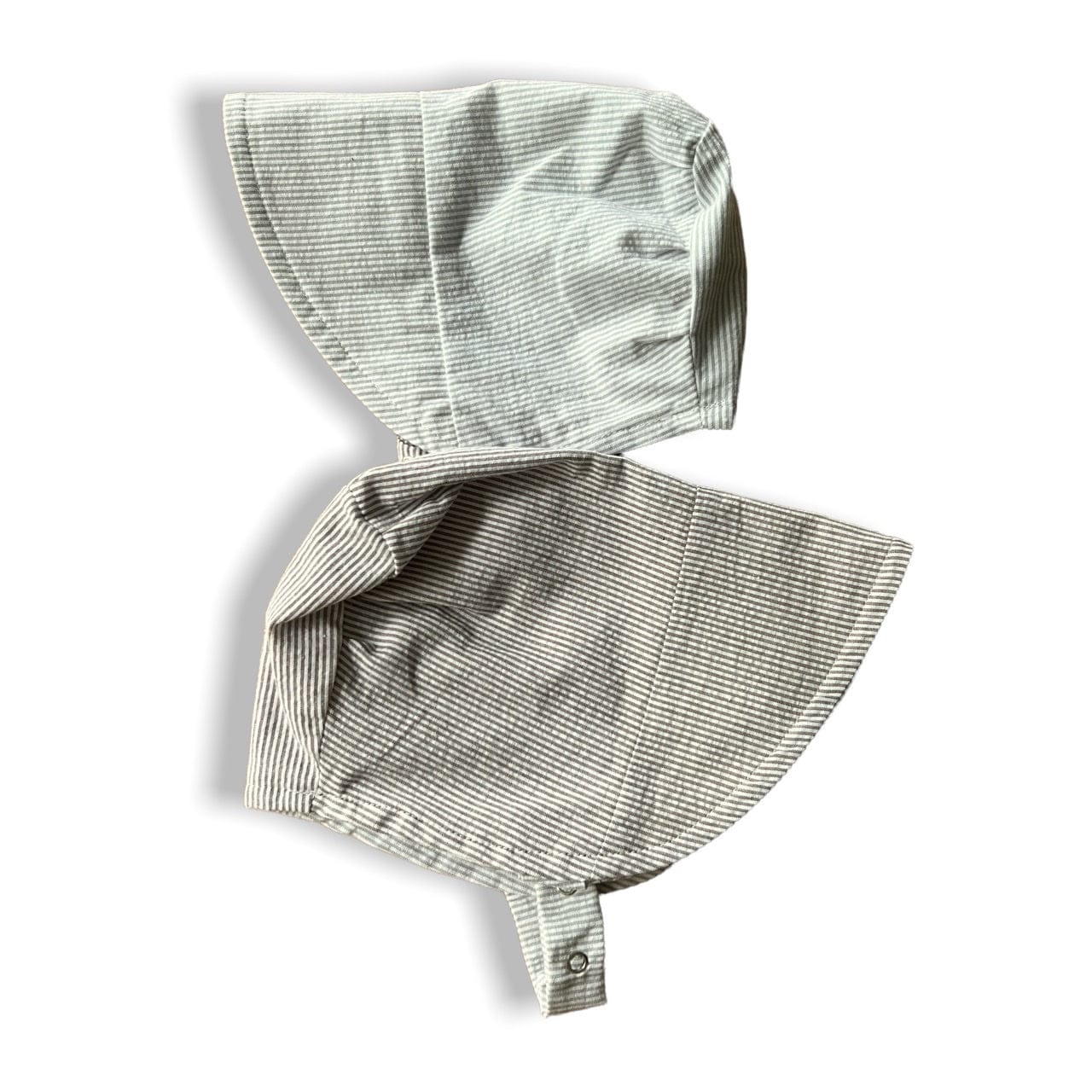 Bonnet in Classic Striped Seersucker