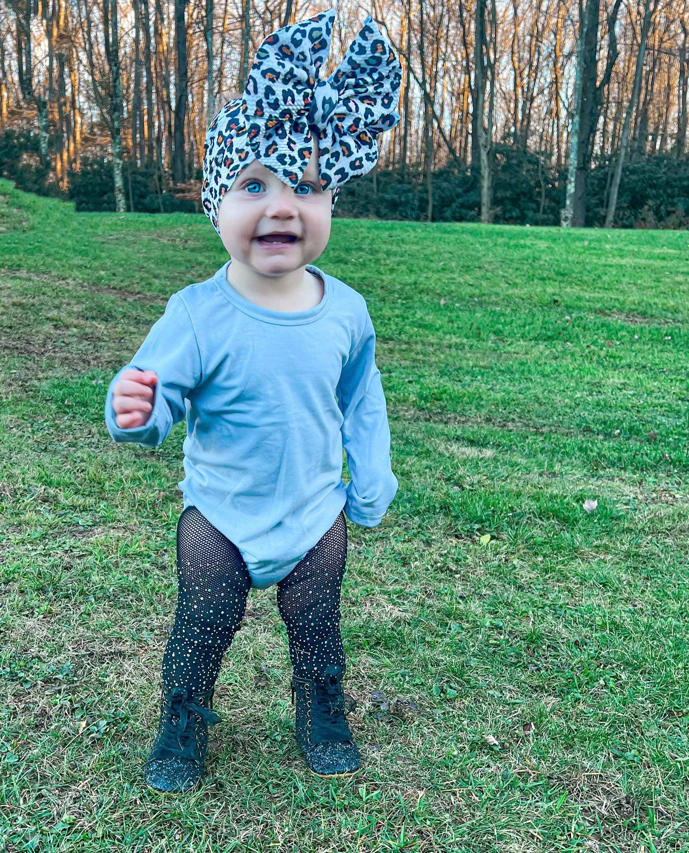 Gray long sleeve leo