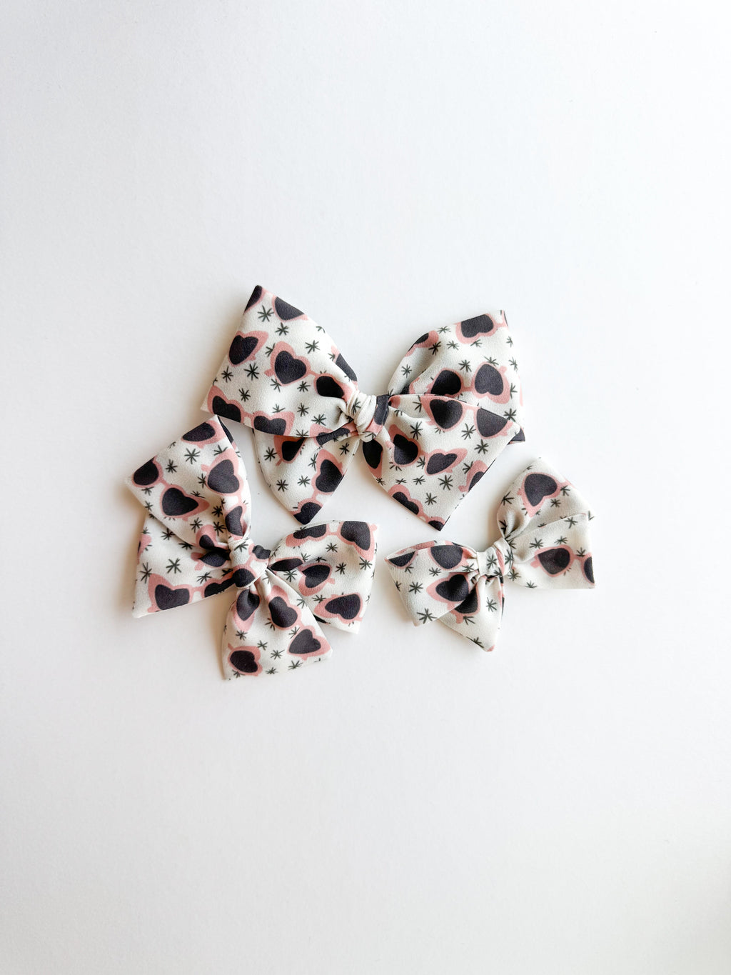 Heart Sunnies Pinwheel Bow
